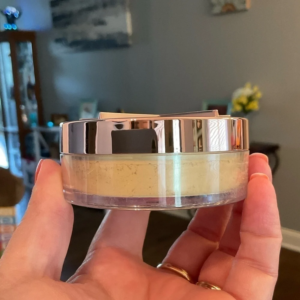 Jeffree Star Magic Star Luminous Setting Powder in Topaz
